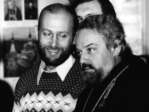Сергей Бычков и Александр Мень. 30 декабря 1985 г.  Фото Виктора Андреева