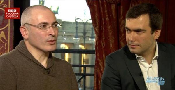 Михаил Ходорковский и его сын Павел Ходорковский дают интервью «Би-Би-Си». Берлин, 23 декабря 2013 г.