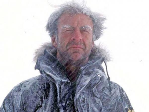 В феврале 2013 года британский путешественник сэр Ранульф Файнс вынужден был прервать из-за мороза экспедицию по Антарктике, цель которой, по его словам, была в том, чтобы «привлечь внимание к глобальному потеплению, а именно к воздействию климатических изменений на полярные льды».