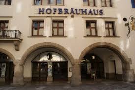 хофбройхаус вход.jpg