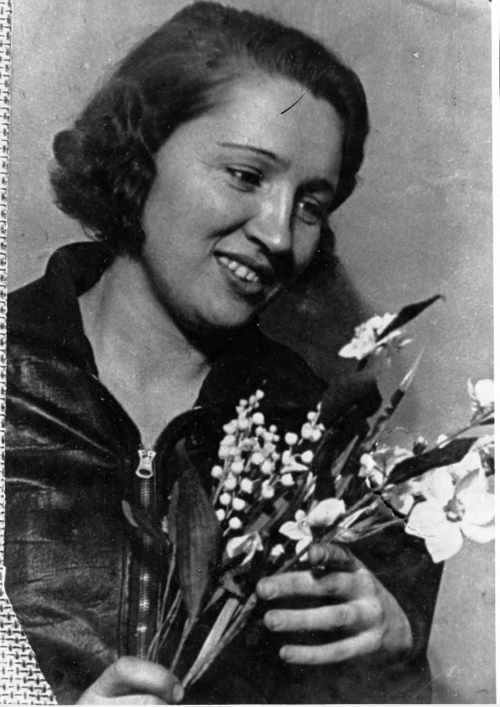 01_Zinaida_Grigorenko_in_youth.jpg