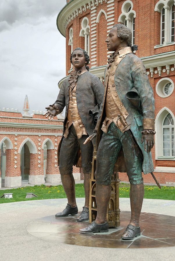 11._Bazhenov_i_Kazakov._Pamyatnik.jpg
