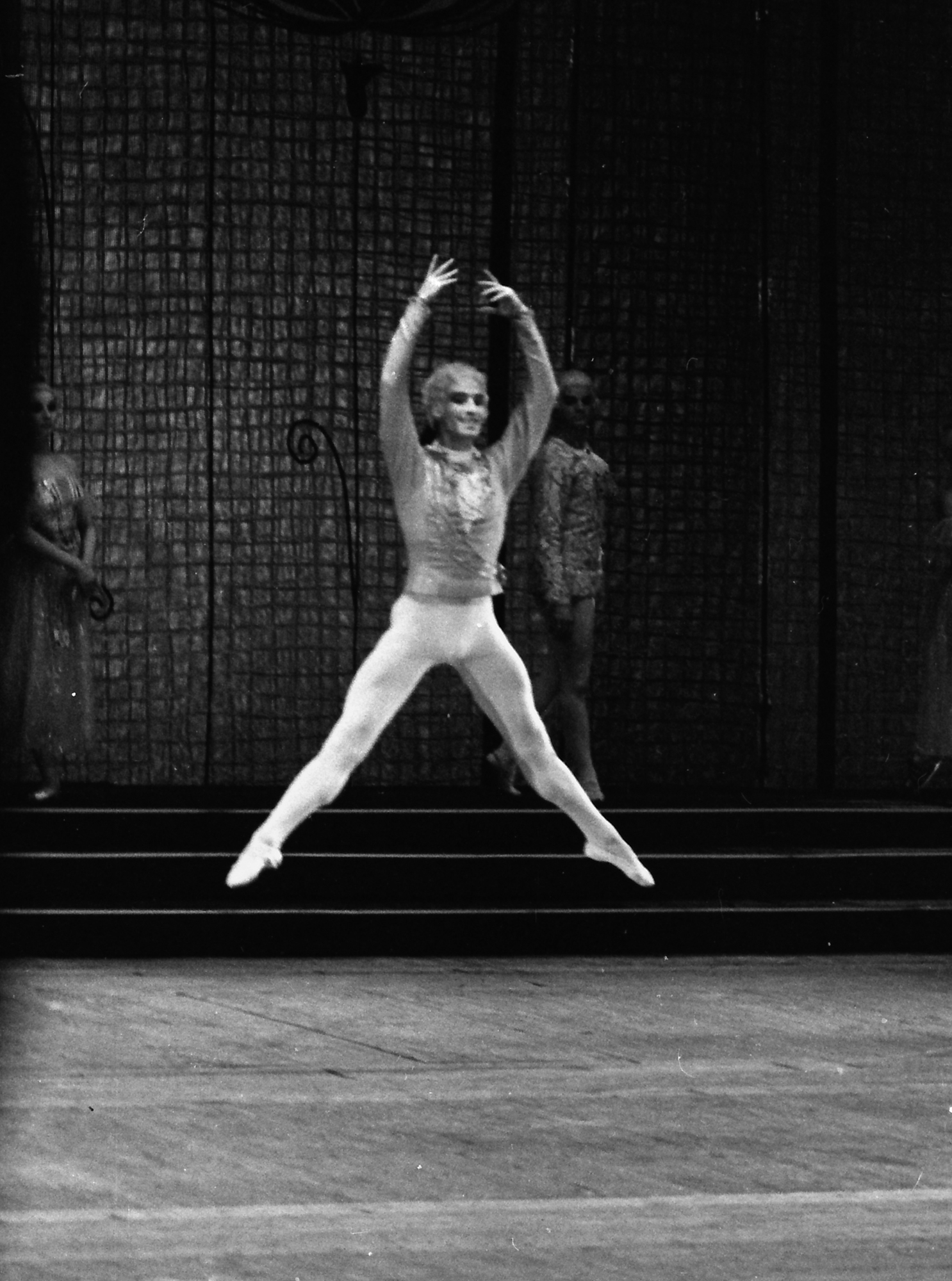 3_Dolgushin_Prince_Nutckraker_Photo_Alovert_1969_1.jpg
