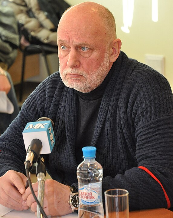 572px-Sergey_Bychkov_na_press-konferencii_MK.jpg
