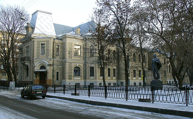 640px-Moscow_Ogorodnaya_Sloboda_6.jpg