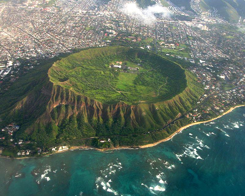 7.Diamond_Head_on_Oahu_2.jpg