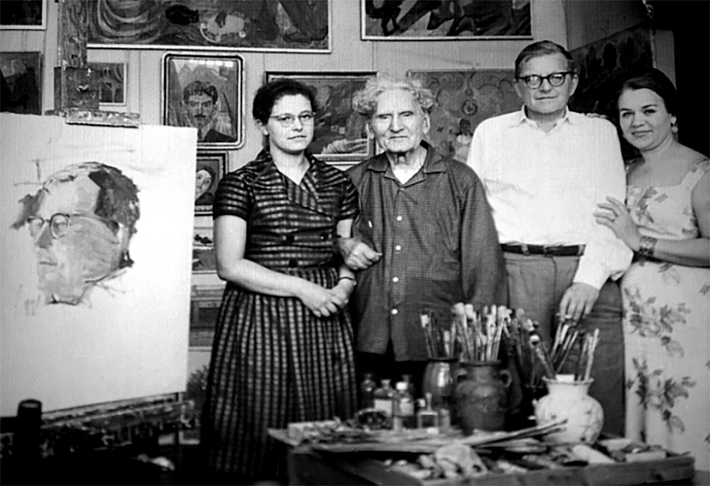 9._Shostakovich_v_Armenii_u_Martirosa_Saryana.jpg