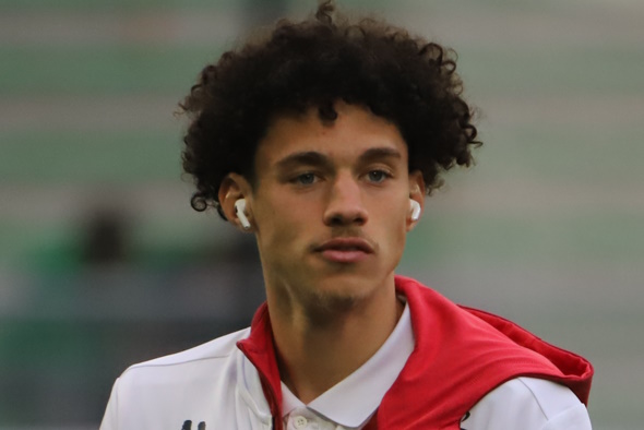 Akliouche2_asse_asm_2425.jpg