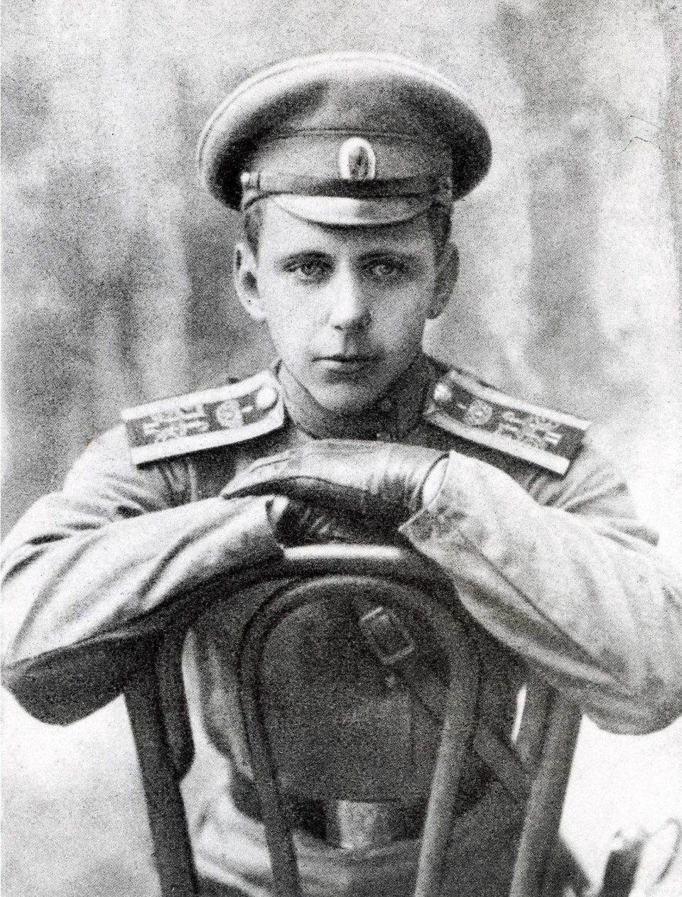Aleksandr_Lyuter_poruchik_Kavkazskoy_gornoy_kavalerii.jpg