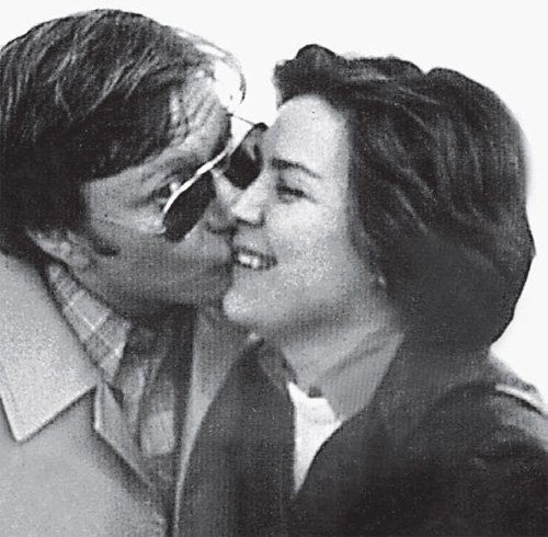 Andrey_Mironov_s_zhenoy_Larisoy_Golubkinoy.jpg