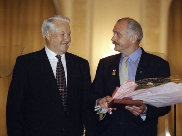 Diskussiya_vokrug_Elcin-centra.jpg