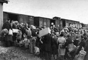 Evakuaciya._Posadka_v_teplushki.jpg