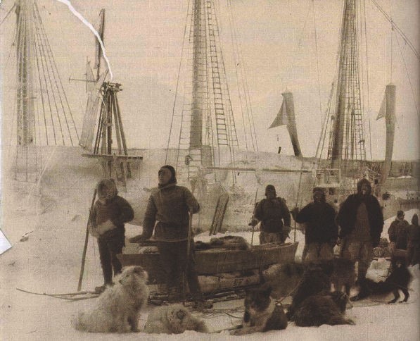 Fritof_Nansen_vtoroy_sleva_i_Iohansen.jpg