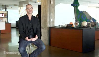 Hessel_at_his_lab_w.jpg