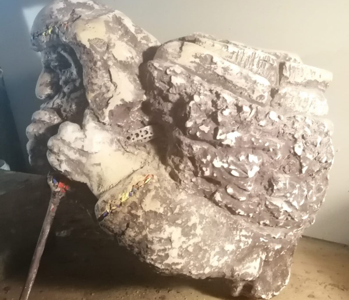 Донести до людей скрижали Завета. О новом рельефе Льва Табенкина