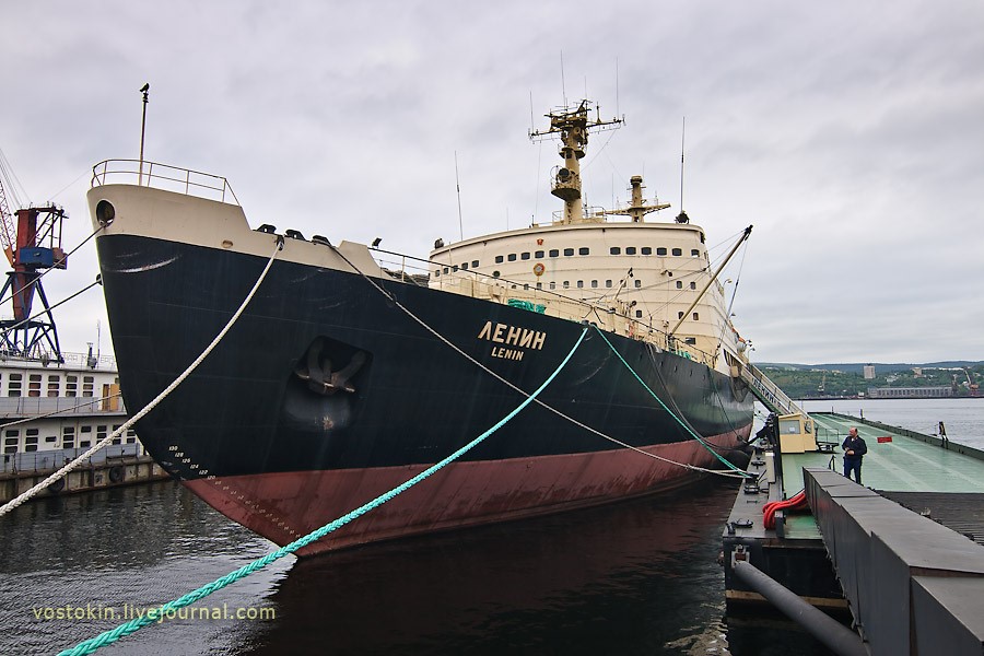 Ledokol_Lenin_u_prichala.jpg