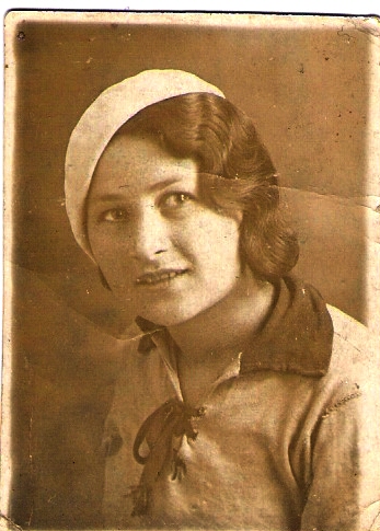 Nehama_Sirotina_studentka_teatralnogo_tehnikuma_pri_moskovskom_Gosudarstvennom_evreyskom_teatre.jpg