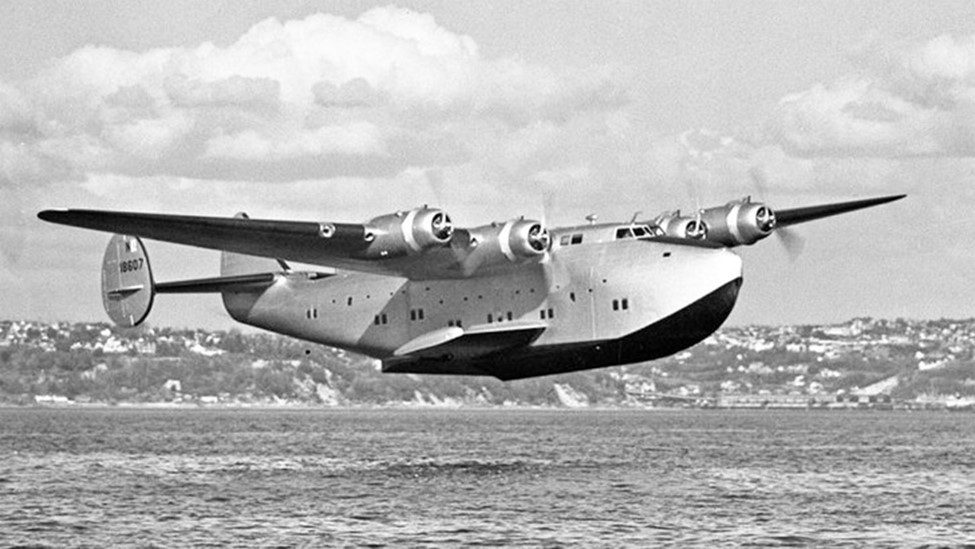 Pervyy_polet_cherez_Atlantiku_na_letayushchey_lodke_Boeing_314_Clipper.jpg