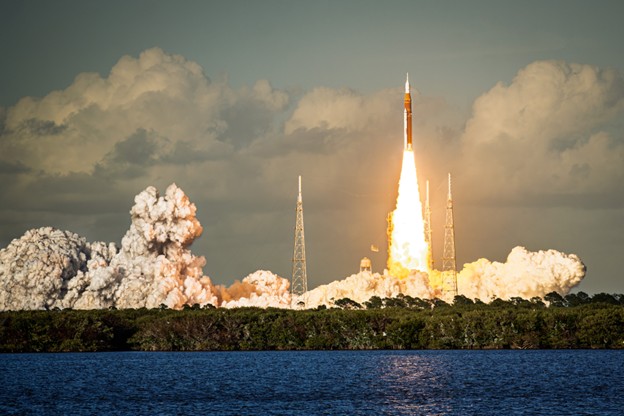 Artemis II: Тень за орбитой