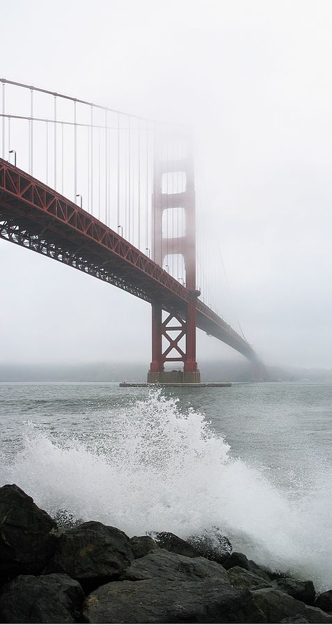 SF_Golden_Gate_Bridge_splash_CA.jpg