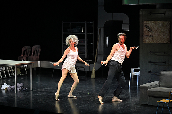 В межпланетном пространстве. На гастролях театра ГЕШЕР