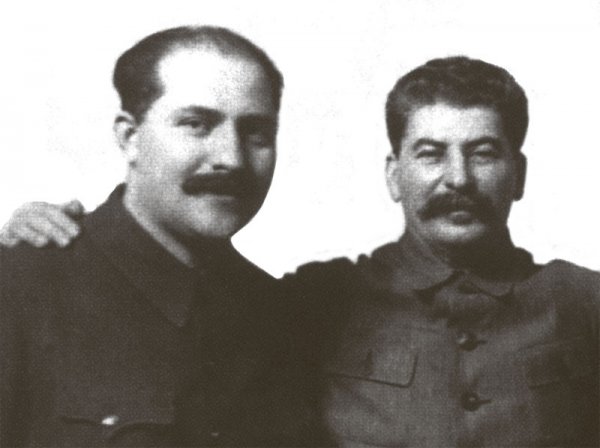 Stalin_i_Kaganovich.jpg