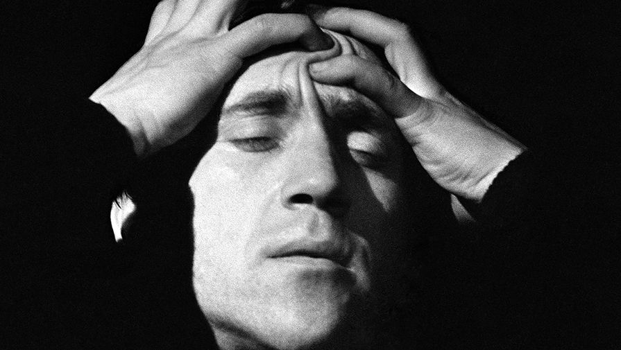 Vladimir_Vysockiy_1971_god._Foto_Anatoliy_Garanin_RIA_Novosti.jpg