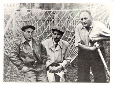 Zeldovich_Andrey_Saharov_i_Frank-Kameneckiy_v_Sarove.jpg