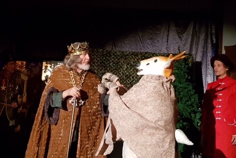 Сцена из спектакля "Сказка про Федота-стрельца, удалого молодца" в театре на Гудзоне