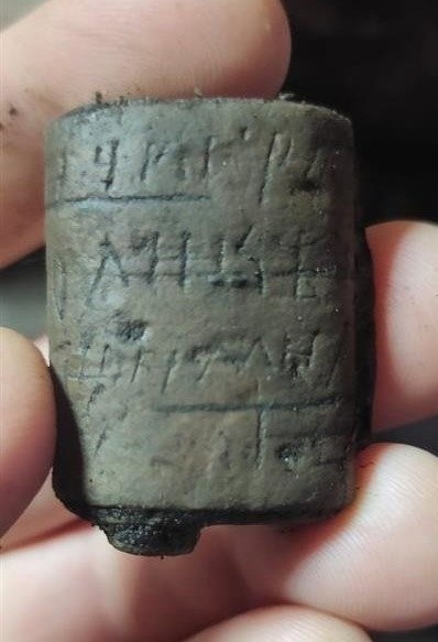 nashli_berestyanuyu_gramotu_XII_veka.jpg