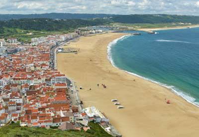 nazare-portugal1.jpg