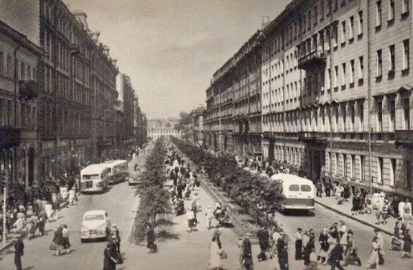 Ленинград. Улица Желябова (ныне Большая Конюшенная улица). 1950-е годы