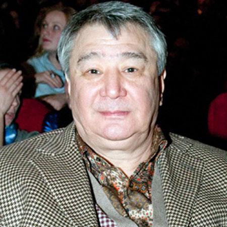 Алимжан Тохтахунов («Тайваньчик») на премьерном показе фильма «Любовь-морковь 3» в феврале 2011 года в Москве. Photo Courtesy: Mikhail Popov/Wikipedia Алимжан Тохтахунов («Тайваньчик») на премьерном показе фильма «Любовь-морковь 3» в феврале 2011 года в Москве. Photo Courtesy: Mikhail Popov/Wikipedia