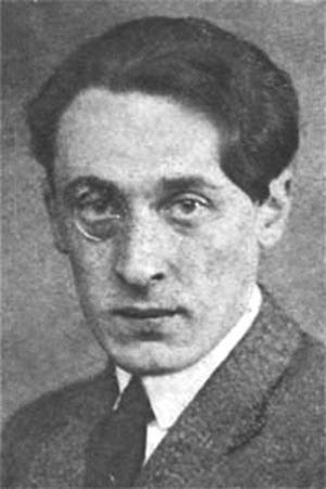 Бруно Ясенский, начало 1920-х (в правом глазу монокль с простым стеклом)