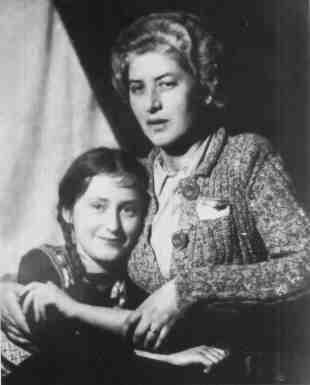 Лидия Чуковская  с дочкой Еленой