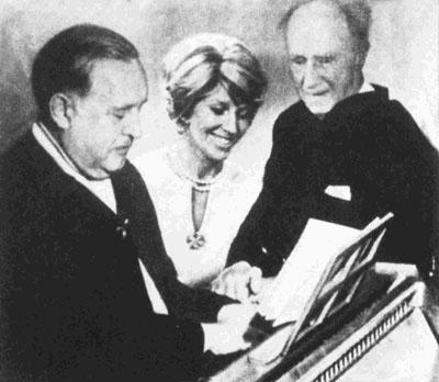 Слева направо: композитор Норберт Шульце, певица Лали Андерсен и автор слов Ганс Ляйт в послевоенные годы.   