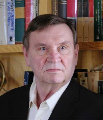 Родни Старк, почетный профессор университета Бейлор в Техасе, автор около тридцати больших работ ( в том числе книг) по социологии и истории религии