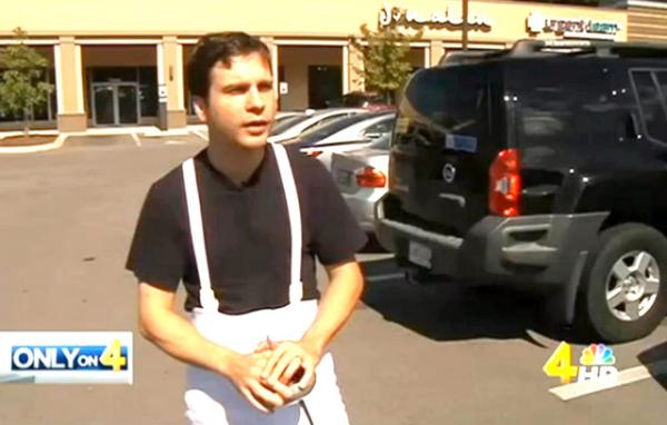 Франко Скарамуззо рассказывает корреспонденту телеканала NBC, как он с помощью шпаги защитил двух человек от ограбления.  Photo courtesy: WSMV 4 News (NBC) /Seagull Publ. 