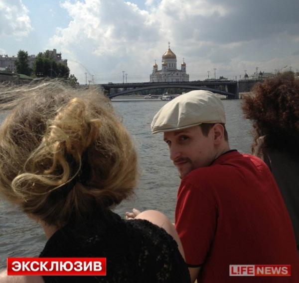 Эдвард Сноуден в Москве. Фото с сайта LifeNews. Эдвард Сноуден в Москве. Фото с сайта LifeNews.