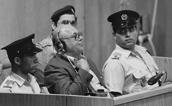 В апреле 1988 года в Израиле Демьянюк был приговорён к смертной казни (на снимке Демьянюк во время вынесения ему смертного приговора), однако в 1993 году Верховный суд страны отменил приговор, так как по мнению судей было представлено недостаточно доказательств того, что Демьянюк на самом деле является «Иваном Грозным». 