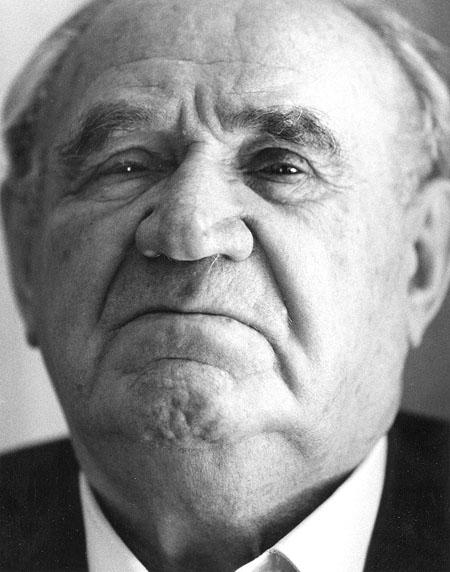 Евгений Халдей. Портрет работы Михаила Лемхина Евгений Халдей. Портрет работы Михаила Лемхина