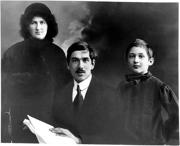 Корней Чуковский с женой и сыном Николаем