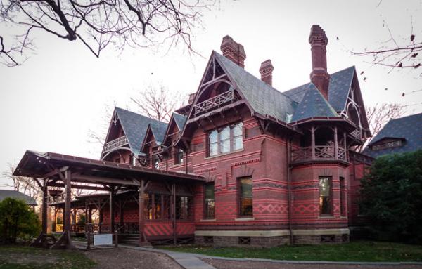 Дом Марка Твена в Хартфорде, Коннектикут (351 Farmington Ave). Photo by  Kenneth C. Zirkel / Wikipedia