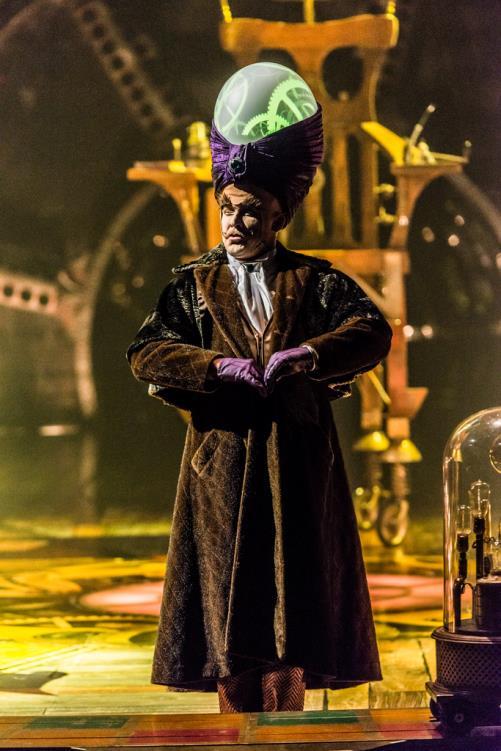 Менталист. Photo: Martin Girard / shootstudio.ca Costumes: Philippe Guillotel