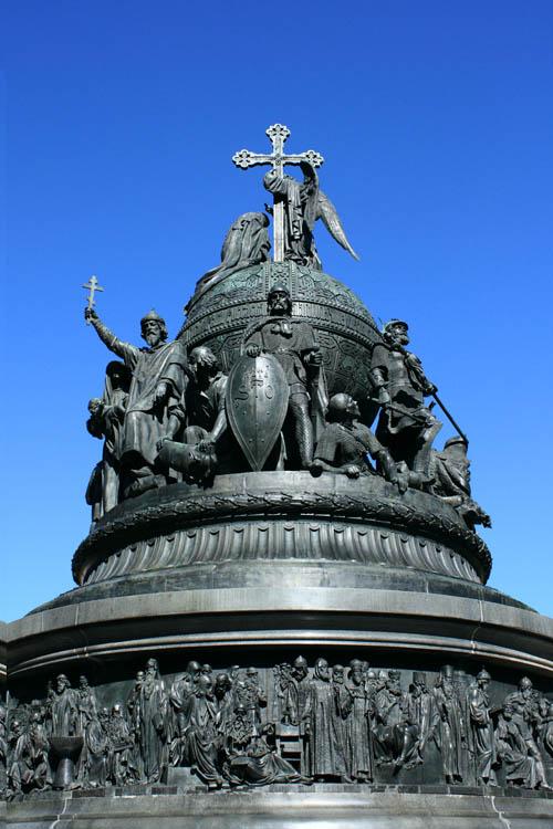 Памятник Тысячелетия  России  в Новгороде