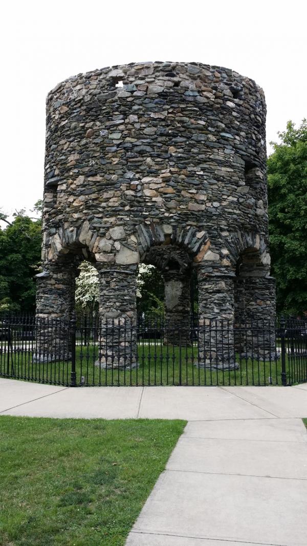 Старая каменная мельница в Туро-парке. Построена в 1660 году.