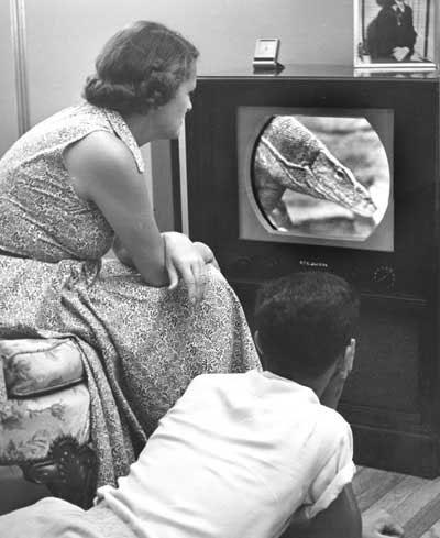 Реклама телевизоров компании RCA. 1951 год. Одним из изобретателей телевидения по праву считают русского эмигранта Владимира Зворыкина.