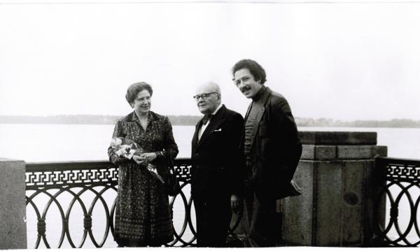 С Бэлза с папой Игорем Федоровичем  и мамой Зоей Константиновной, Куйбышев, 1980 год