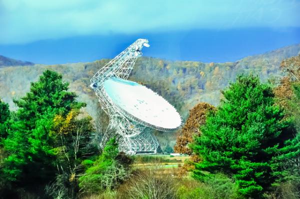 Самый большой в мире радиотелескоп. Green Bank National Radio Astronomy Observatory. Фото Алекса Орлова.