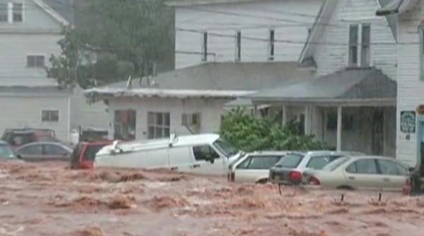 Наводнение в Уидэме, штат Нью-Йорк, вызванное ураганом «Айрин». 29 августа 2011 г. Кадр вечернeй новостной программы CBS News